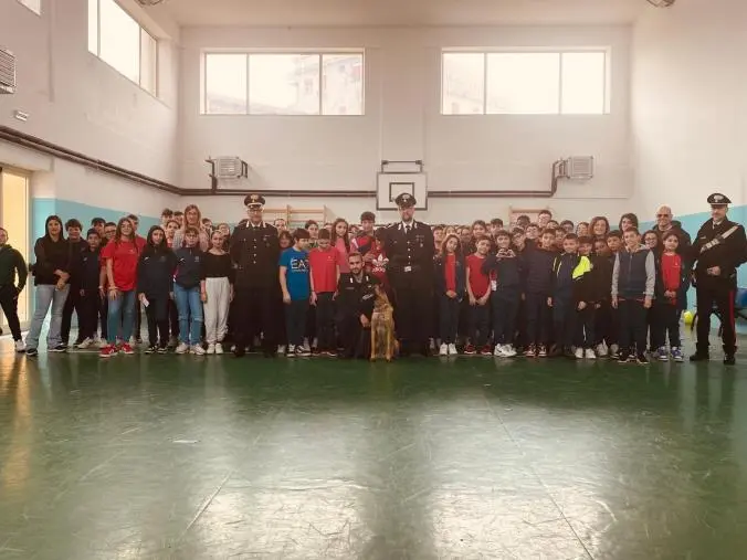 images Bullismo nelle scuole: i carabinieri di Reggio Calabria incontrano gli alunni delle scuole elementari e medie