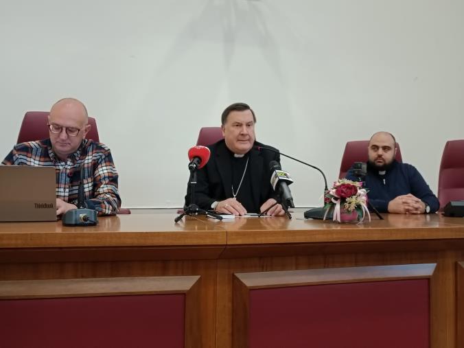 images Catanzaro, il Vescovo ai giornalisti nella festa del loro Patrono: "Impegnarsi a comunicare la verità"