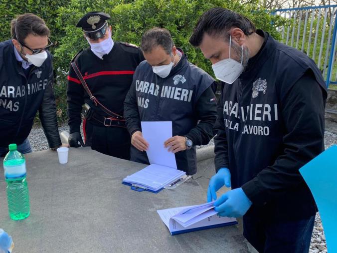 images Cortale. Cibo avariato e lavoratori irregolari in un albergo: sanzionato il titolare