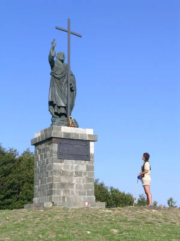 images Montalto, a rischio la statua del redentore 