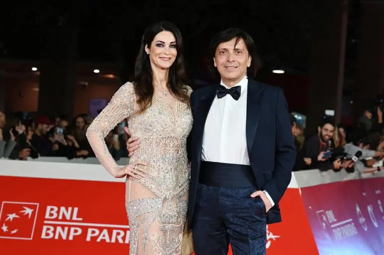 images Lo stilista lametino Anton Giulio Grande veste Manuela Arcuri al Festival del Cinema di Roma