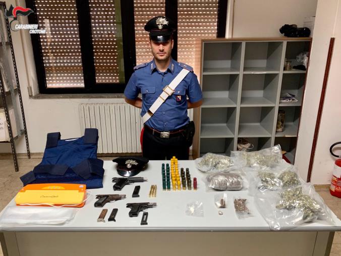 images Droga e armi: i risultati dei controlli dei Carabinieri nel Crotonese