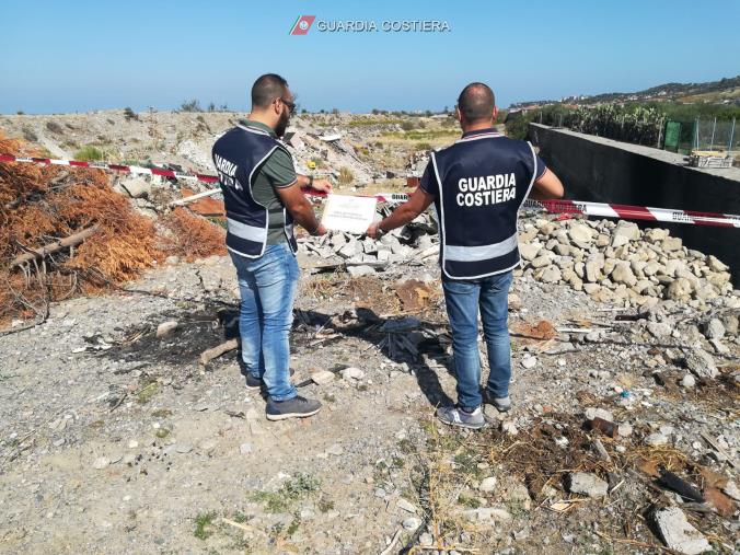 images Sanzioni per oltre un milione e mezzo, 15 sequestri e denunce: i controlli  della Capitaneria di Porto di Corigliano Calabro (VIDEO)