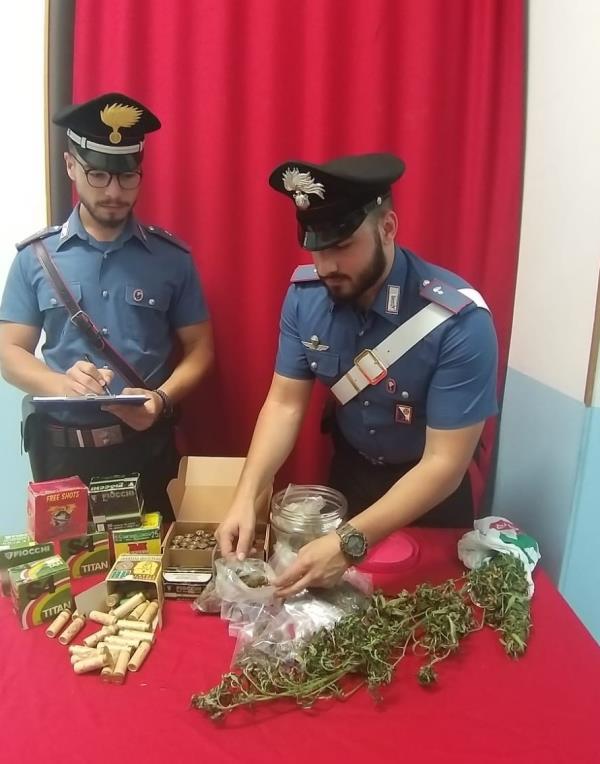 images Deteneva munizioni e sostanza stupefacente, arrestato 35enne di Roccabernarda 