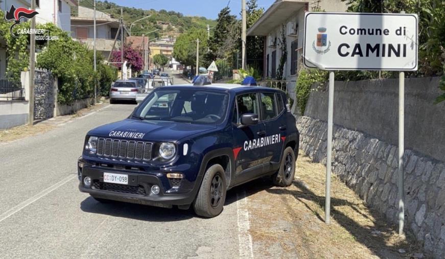 Aveva incendiato l'auto di un avvocato di Camini: obbligo di dimora per un 45enne di Riace