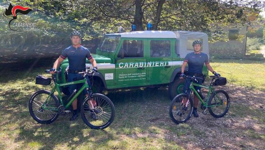 images A Ferragosto militari “in sella” ad una bici hanno pattugliato il Parco d'Aspromonte  