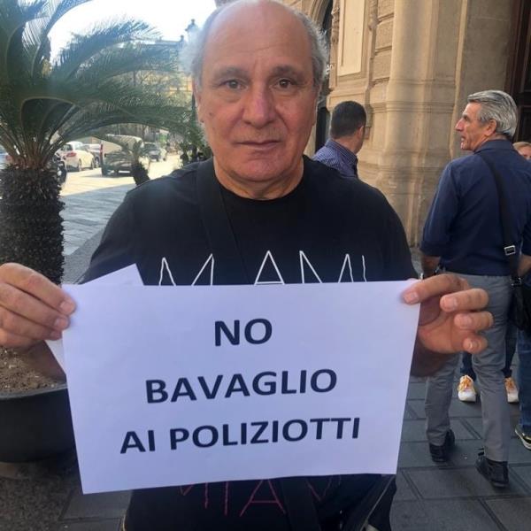 images Sicurezza. Ettore Allotta (P.N.F.D) scende in difesa dei poliziotti e chiede le dimissioni di Gabrielli