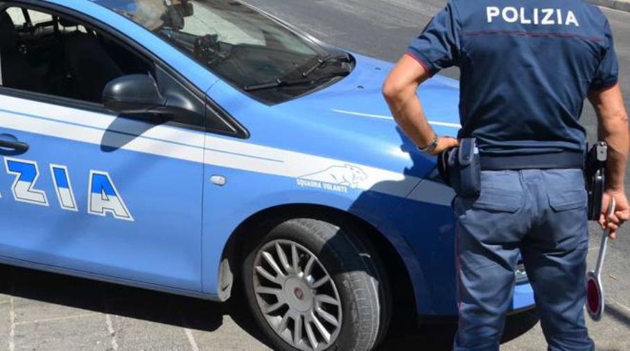 images Crotone, trasportava in auto oltre 7 chili di marijuana: arrestato un giovane 