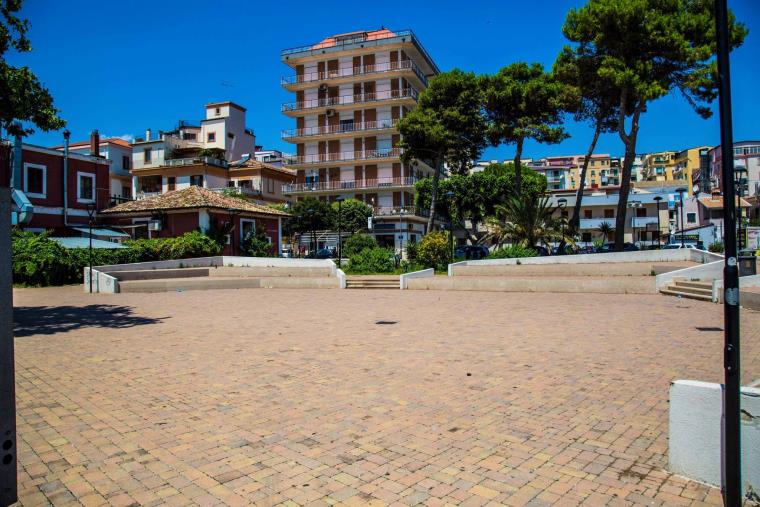 Crotone. Il debutto anti-Covid del sindaco Voce: lungomare chiuso per tre giorni 