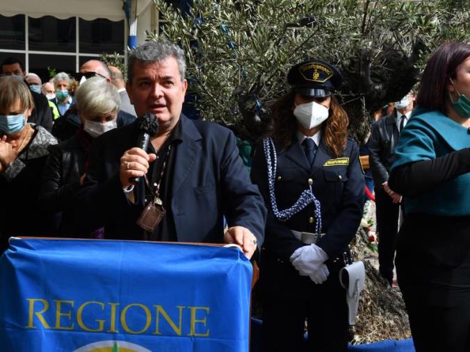 Il saluto della Giunta al presidente Santelli: "Ha amato questa terra, non se ne andrà mai"