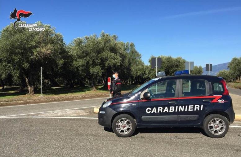 Accatastava rifiuti speciali pericolosi, a San Pietro a Maida denunciato il titolare di un'impresa di rivendita online di auto usate