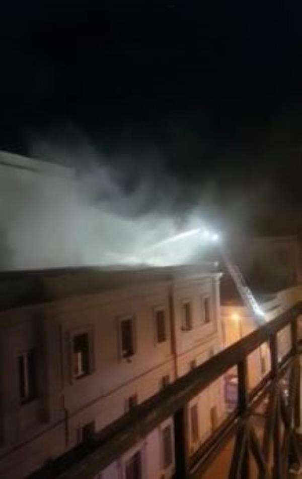 images Incendio alla Corte d'Appello di Reggio Calabria: sul posto i vigili del fuoco (VIDEO)
