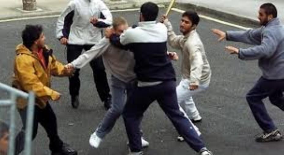 images Movida violenta a Lamezia Terme: la Polizia denuncia gli autori di un pestaggio. Coinvolti anche minori