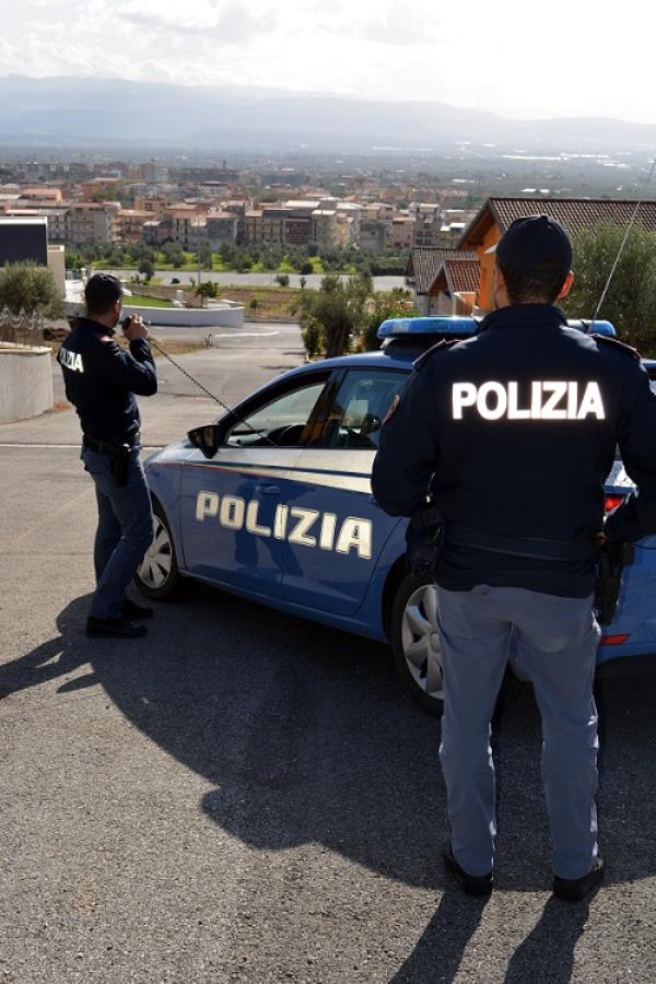 Lamezia Terme. Aggredisce un extracomunitario armato di un bastone, arrestato 34enne  nigeriano 