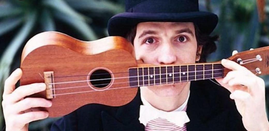 Crotone. Il 2 giugno, nel 40° anniversario della scomparsa di Rino Gaetano, sarà presentato il progetto di consegna dell’Ukulele
