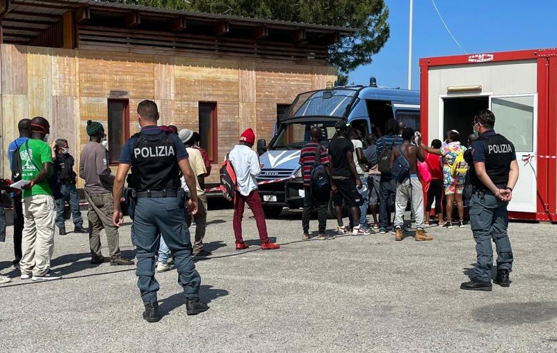 images Tendopoli di San Ferdinando: prosegue la campagna di vaccinazione anti Covid iniziata a luglio