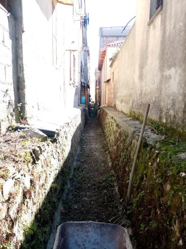 images Catanzaro. Prosegue l'opera di bonifica dei canaloni fra i quartieri di Santa Maria, Lido e Barone  