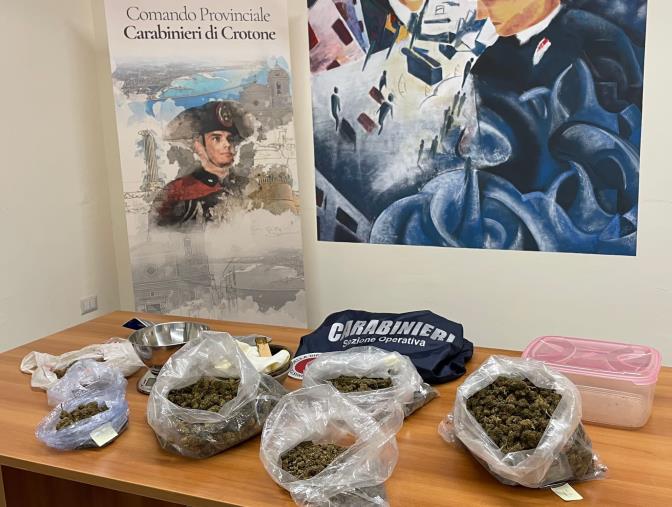 images Scandale, nascondevano in casa oltre 1,500 chili di droga: 2 arresti