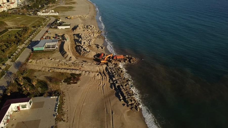 images Da Soverato l'appello per tutelare la 'baia'