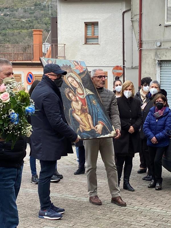 images L'omaggio di Gimigliano alla Madonna: accolta dai fedeli la copia dell'immagine mariana di ritorno da Cuturelle