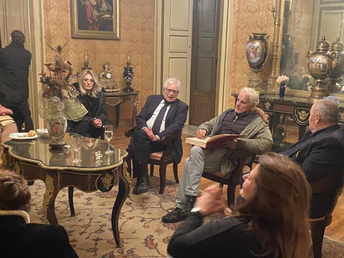 images L'eleganza di Palazzo Grimaldi-Conidi accoglie Placido e i giovani attori: funziona il "dopoteatro" di Catanzaro 