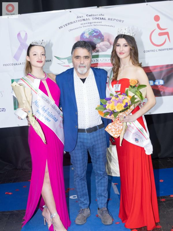 images "Miss Informissima": le catanzaresi Ludovica Cosenza e Alessia Mastria volano alla finale nazionale 