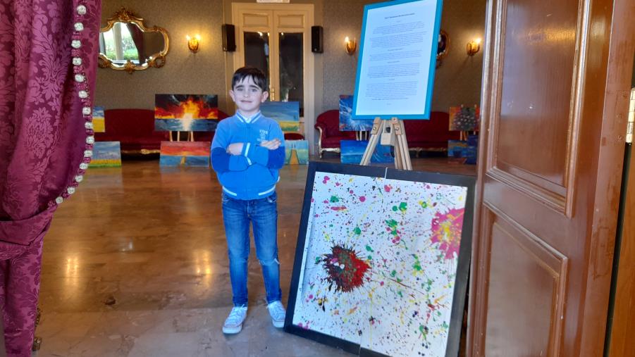 images Polistena, piccoli artisti crescono: Manuele Calvano a soli 5 anni espone i suoi quadri al Comune