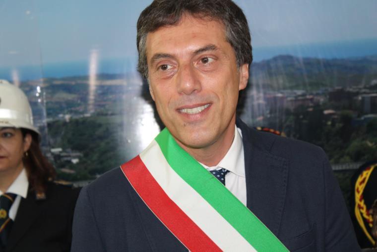 images Catanzaro, le congratulazioni di Fiorita a Falbo: il sindaco rinnova spirito di collaborazione