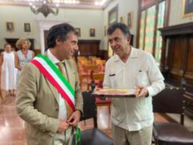 images Catanzaro, l'ambasciatore del Messico in visita a Palazzo De Nobili