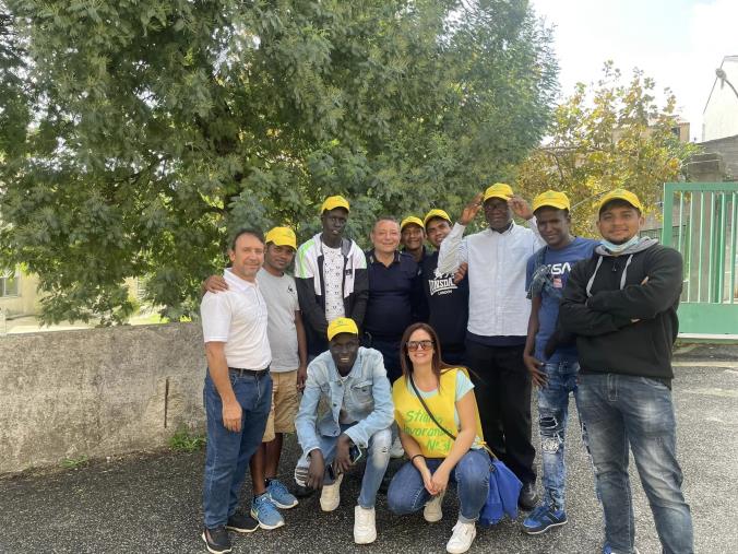 images “Puliamo il mondo” a Girifalco: gli studenti raccolgono chili di rifiuti 

