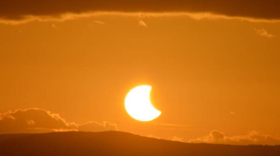 images Domani 25 ottobre eclissi parziale di Sole: ecco orari e modalità di osservazione
