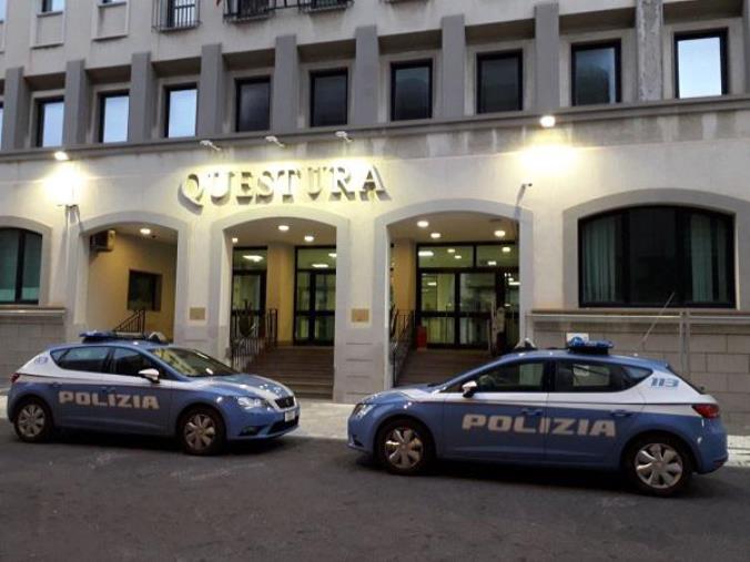 images Reggio Calabria, insegue l'ex moglie e i figli in auto: arrestato un uomo