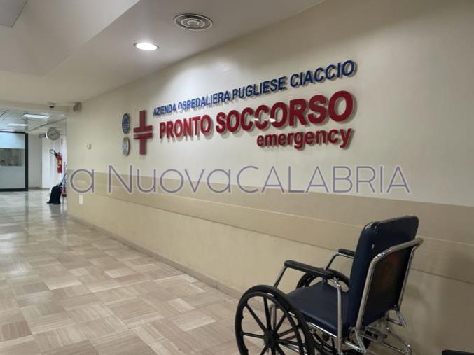 images L'epopea del pronto soccorso di Catanzaro: storie di ordinarie ed estenuanti attese