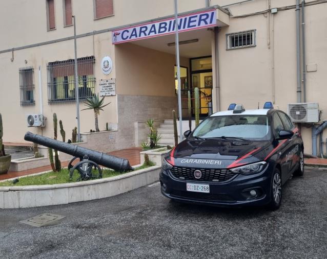 Scia di furti in esercizi commerciali e case, 2 arresti ad Isola Capo Rizzuto
