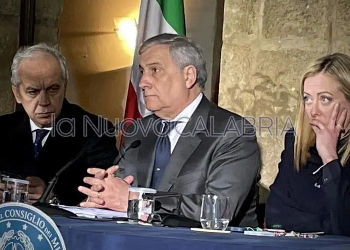 images Naufragio Cutro, il vicepremier Tajani: "Abbiamo fatto di tutto per salvare i migranti"