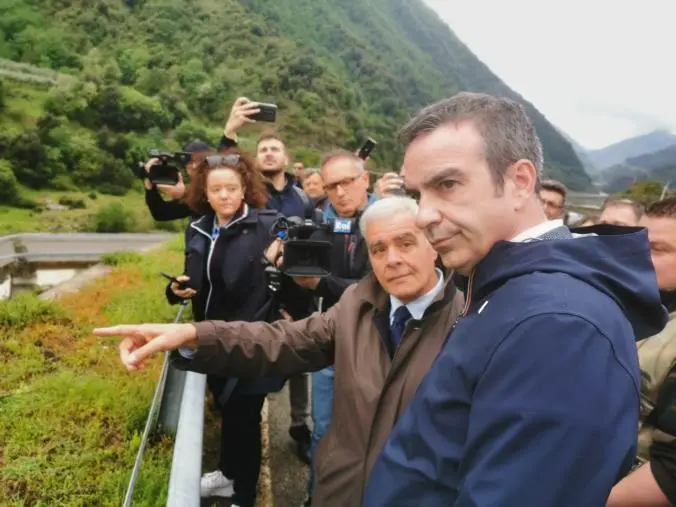 images Occhiuto sul luogo del crollo del viadotto: "Procura accerterà responsabilità"