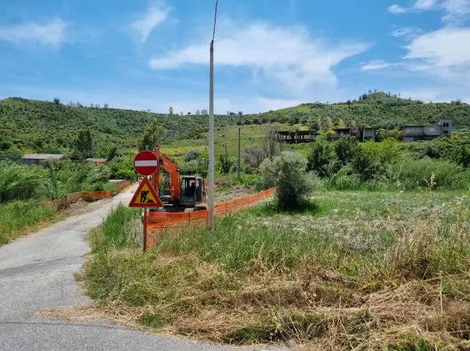 images Santa Caterina, iniziati lavori per realizzare pontile su torrente Sant'Antonio 