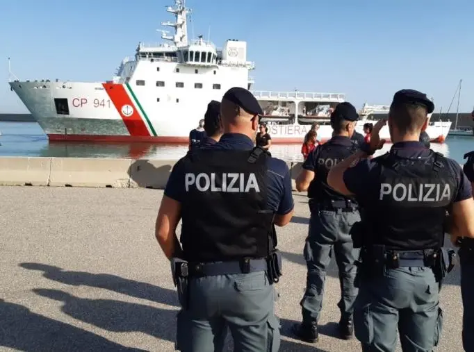 images Sbarco di migranti a Crotone, in carcere i 2 scafisti