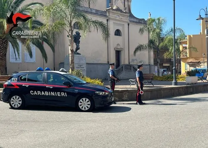 images "Baby gang" si impadronisce di un pallone e di un campo di calcetto: in 3 denunciati nel Reggino