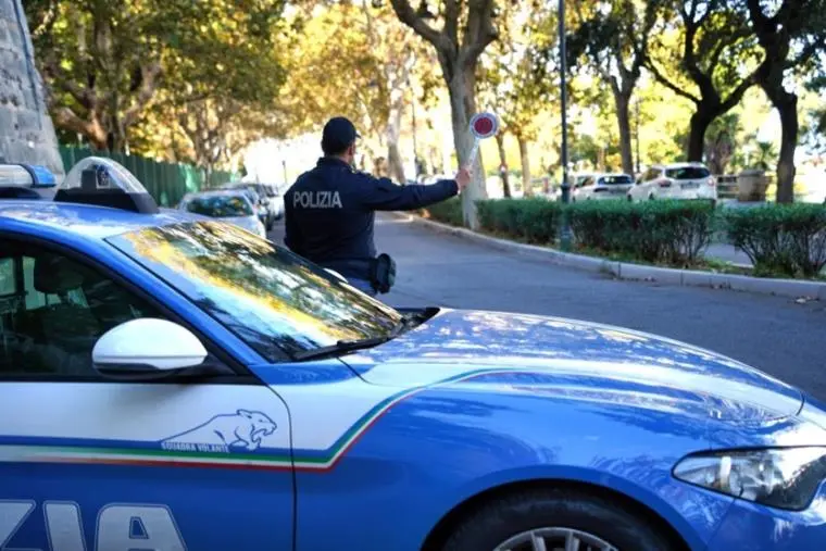 Crotone, sequestrati cocaina e hashish nel quartiere Acquabona