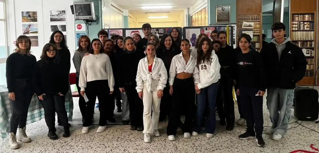 Il Liceo classico e artistico "F. Fiorentino" di Lamezia uniti contro la violenza sulle donne 