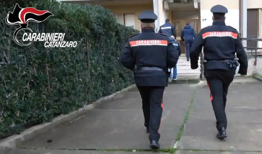 images Catanzaro, occupazione abusiva in zona Aranceto: sequestrato l'immobile (VIDEO)