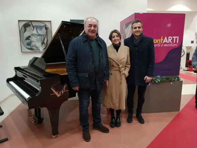 images A “RaccontArti” la storia del maestro Pasquale Serra, “artigiano” del pianoforte che con la sua arte manuale ha conquistato la Cina