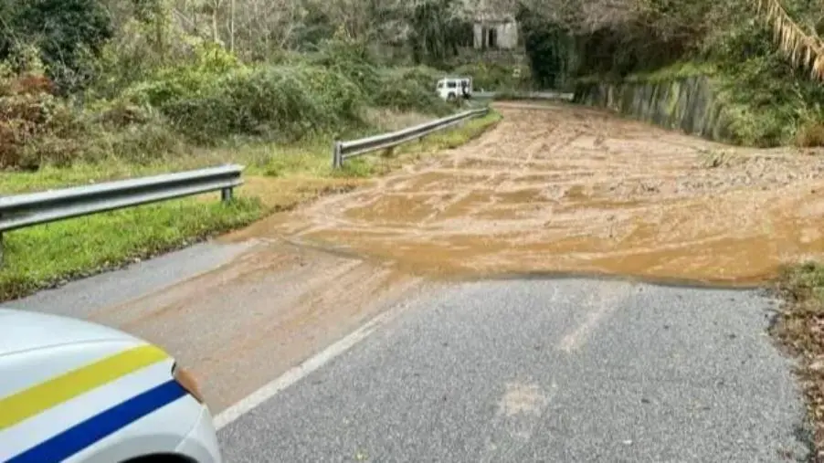 images Provinciali bloccate nel Cosentino per maltempo: si lavora alla messa in sicurezza (FOTO)