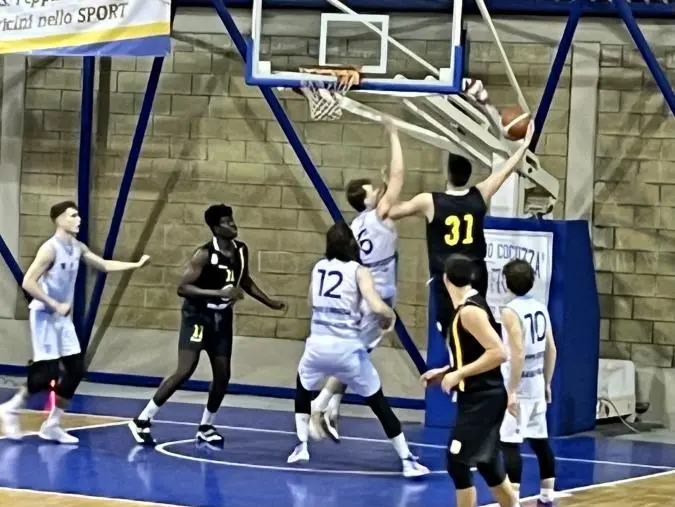 images Basket Academy Catanzaro liquida la partita a San Filippo del Mela e schizza in vetta alla classifica