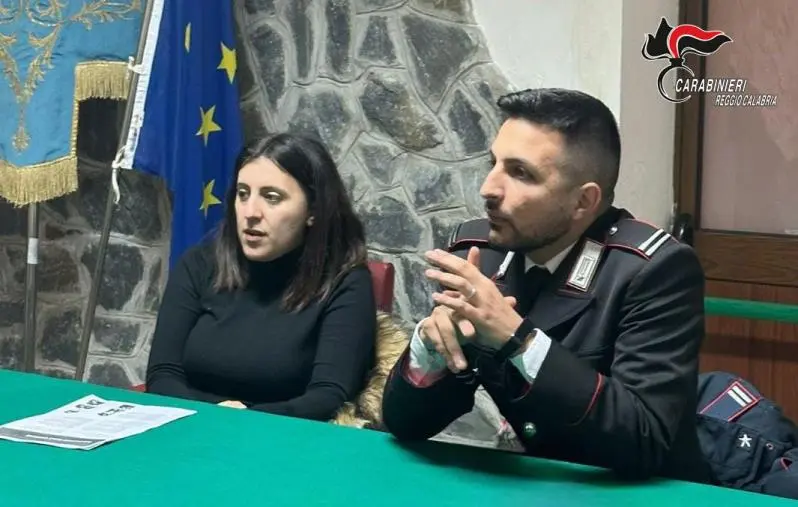 images I consigli anti-truffa dei Carabinieri, a Cardeto incontro con gli anziani