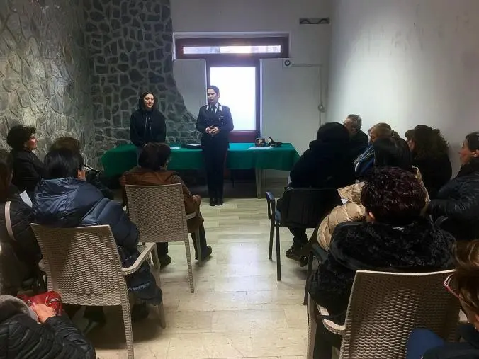 Truffe agli anziani, a Cardeto un incontro con i Carabinieri per imparare a riconoscerle