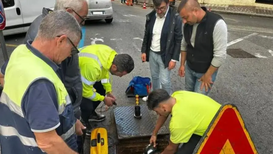 Acqua non potabile a Catanzaro: il Comune distribuirà bottiglie di minerale ai residenti 