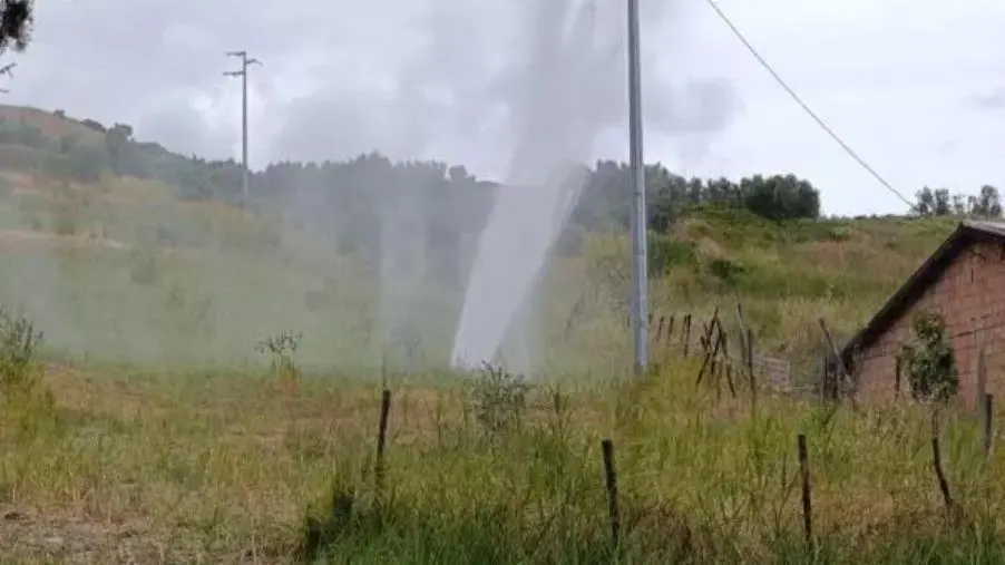 Catanzaro, grossa perdita d'acqua: rubinetti a secco nel quartiere Corvo 