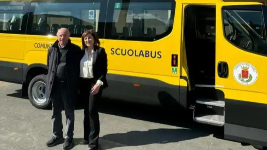 Consegnato un nuovo scuolabus al Comune di Gioia Tauro